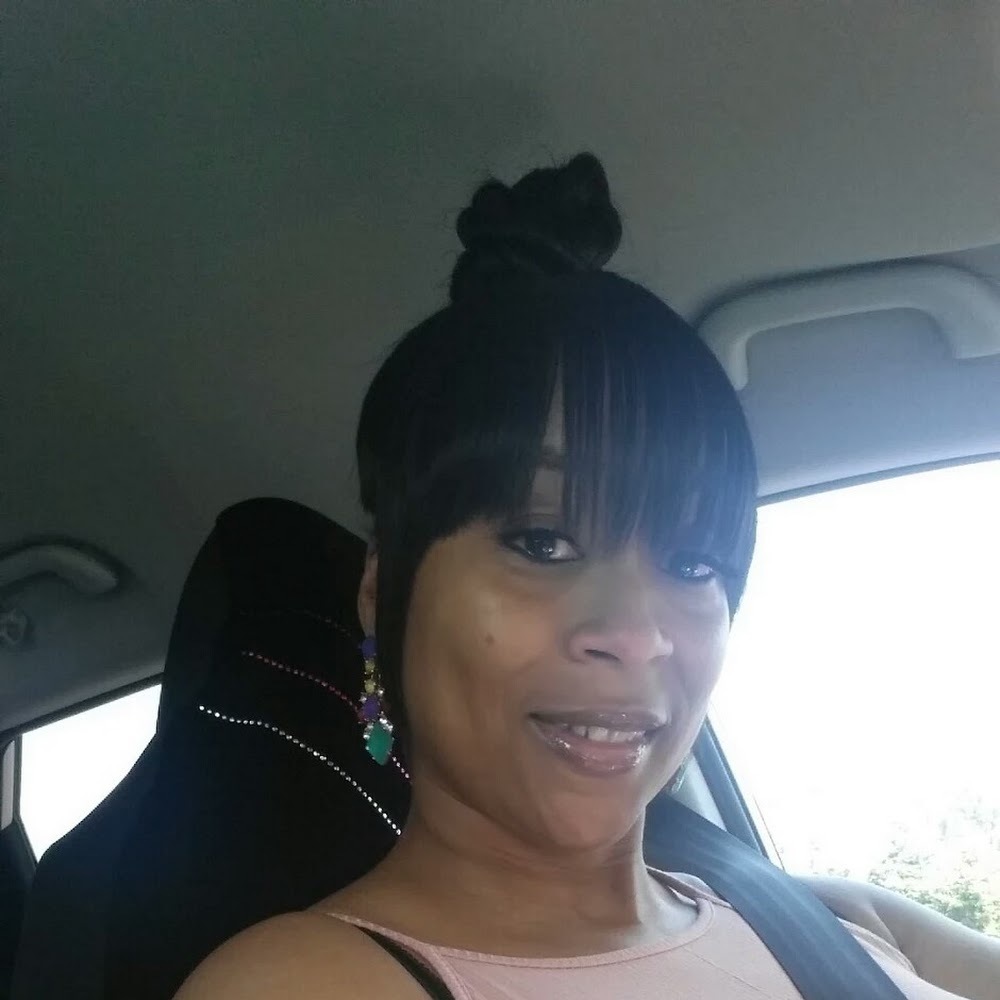 Meet your Posher, Yolanda